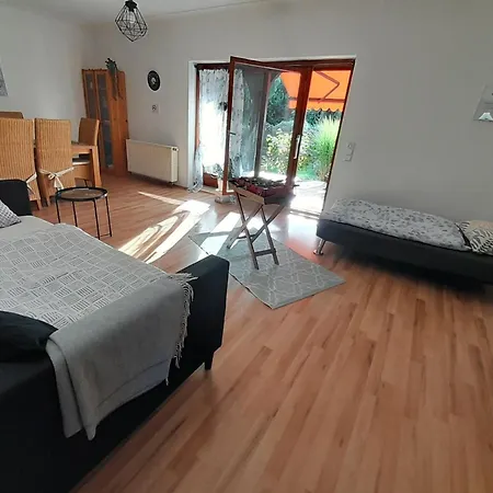 Alte Mit Terrasse شقة باد شونبورن